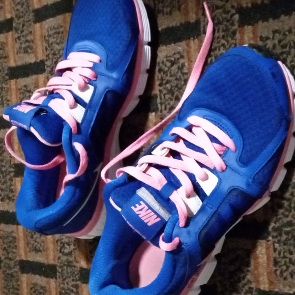 Shoes - Picture 2 of 2